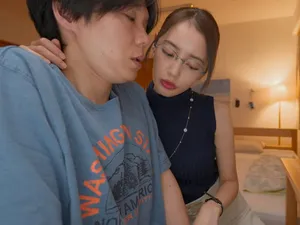 Má kế và cậu con anh xã thiếu thốn tình thương